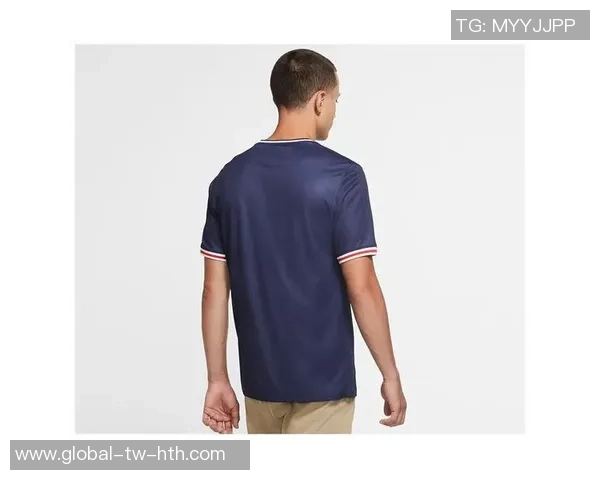 意大利足球球衣拍照技巧与创意分享,捕捉球迷热情与时尚风采 意大利足球球衣拍照技巧与创意分享,捕捉球迷热情与时尚风采